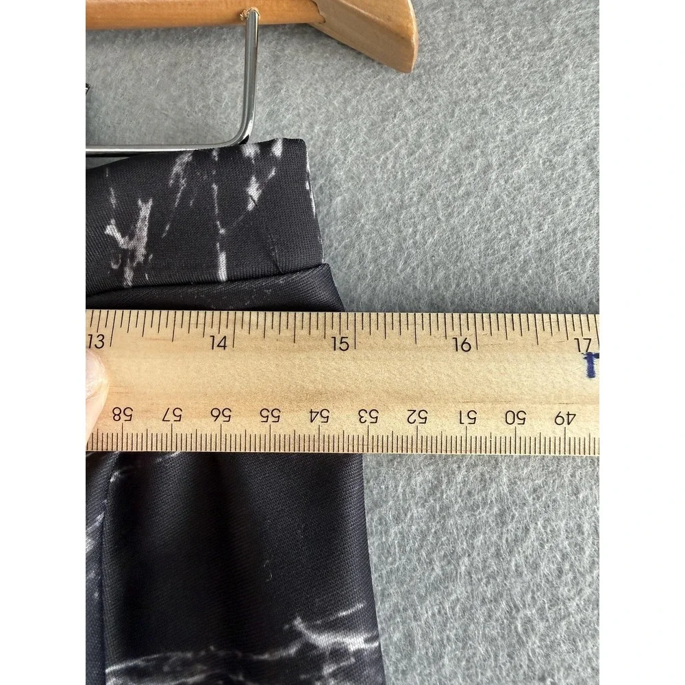 Nasty Gal Skirt Womens‎ Large Black Marble Print Skater Mini Stretch Made USA
